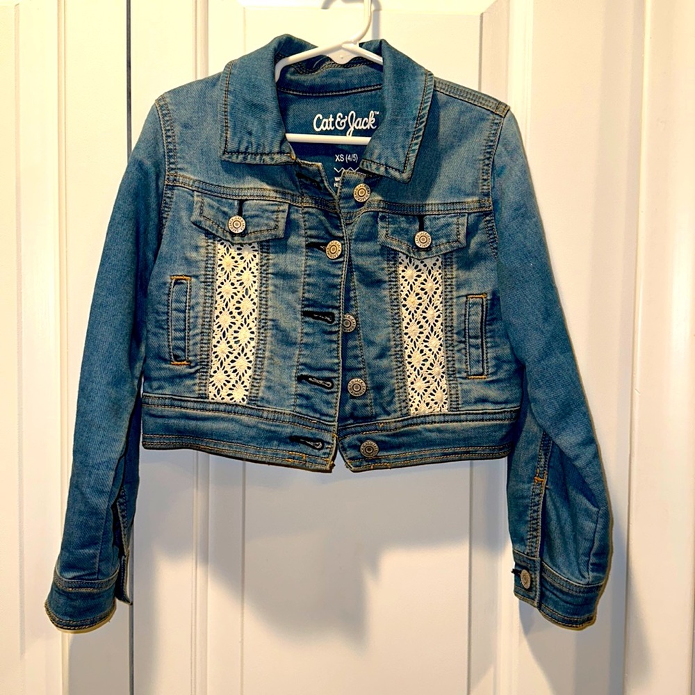 Cat & Jack size xs (4/5) Little Girls Denim Jacket